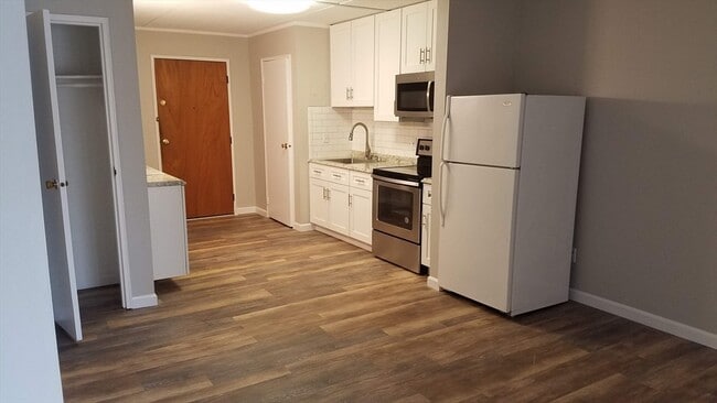 Building Photo - 40 Cochituate Rd