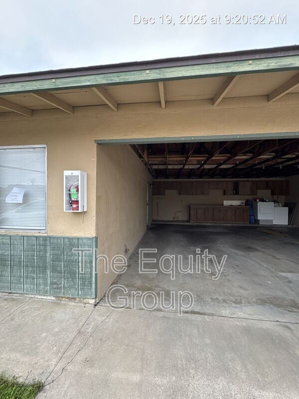 Building Photo - 399 S Valencia Blvd