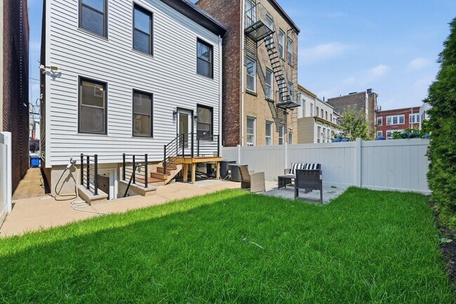 Building Photo - 2602 Palisade Ave