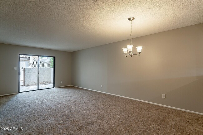 Building Photo - 11026 N 28th Dr