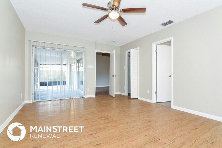 Building Photo - 13210 Silvercreek Dr