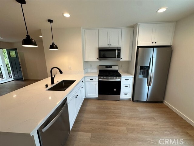 Building Photo - 901 N Orchard Dr