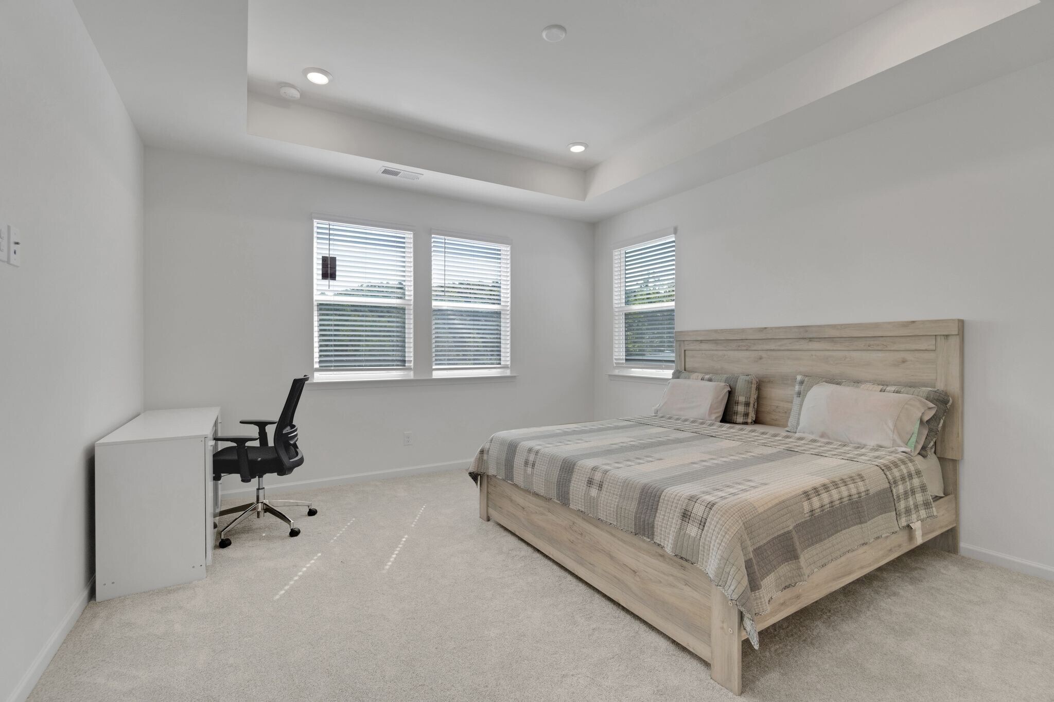 Building Photo - 12129 Rowan Hill Dr