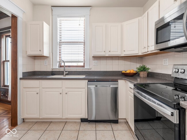 Building Photo - 2161 N Meridian St