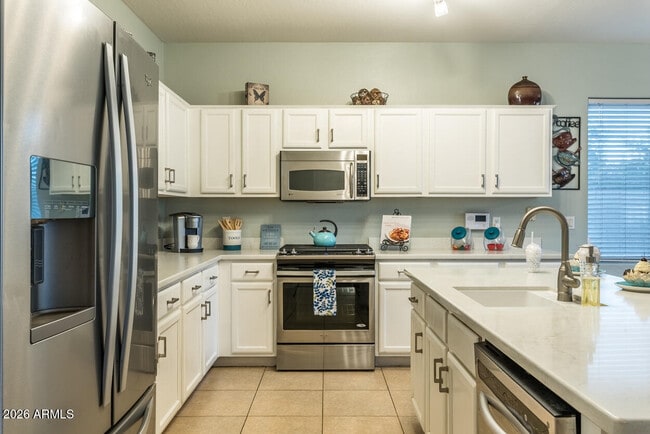 Building Photo - 1546 E Azalea Dr