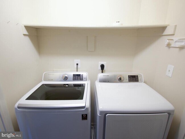 Building Photo - 326 Casey Ln