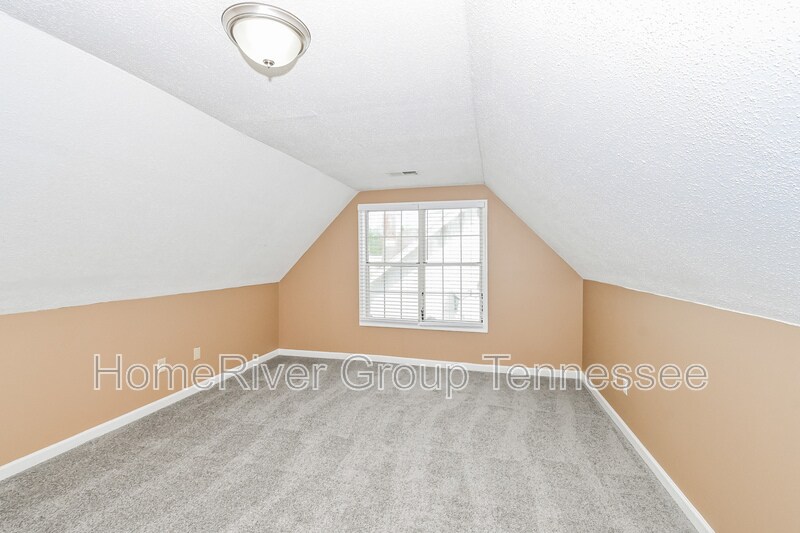 Building Photo - 7391 Hollorn Ln