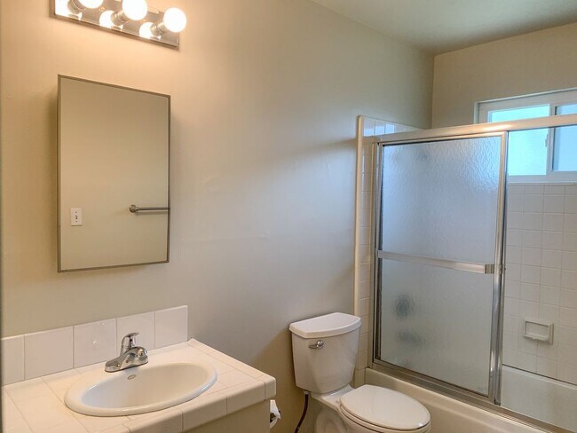 Building Photo - Campbell Apt just off San Tomas