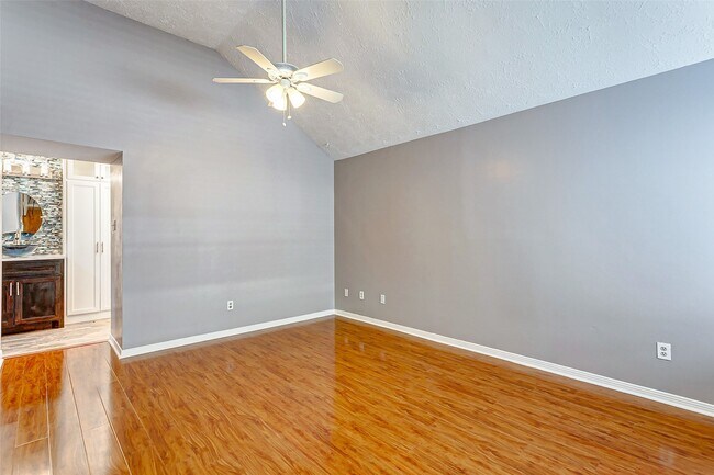 Building Photo - 20218 White Poplar Dr