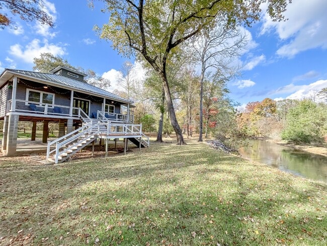 Building Photo - 56 Big Eddy Trl