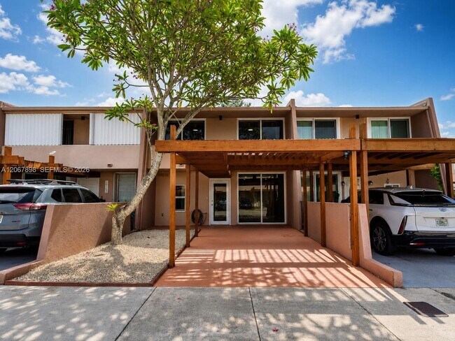 Building Photo - 14124 Kendale Lakes Cir