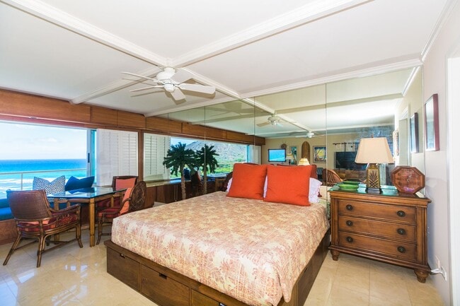 Building Photo - Breathtaking Ocean and Mountain View One Bedroom