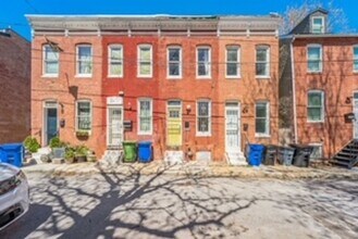 Building Photo - AMAZING 1 BEDROOM TOWNHOME IN HOLLINS MARKET