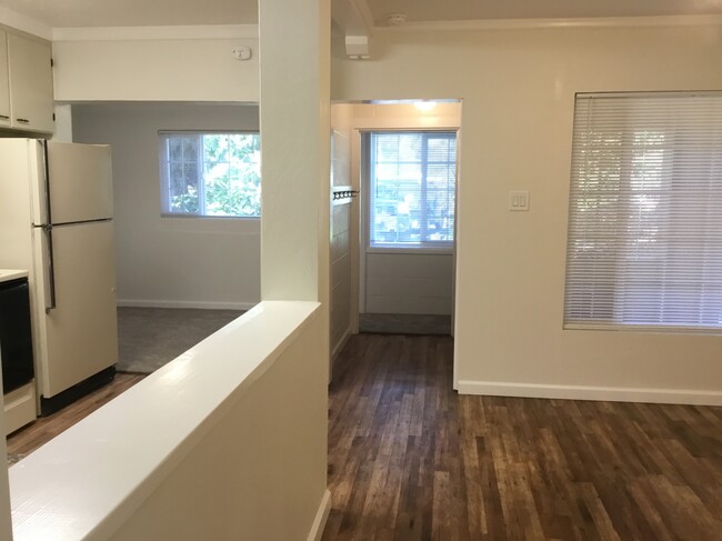 Building Photo - 760 Pordon Ln