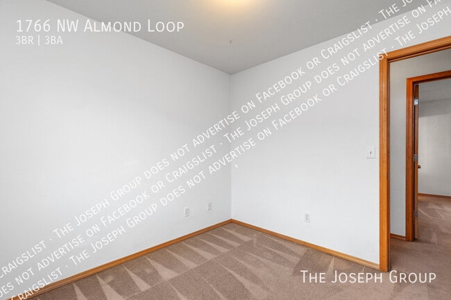 Building Photo - 1766 NW Almond Loop