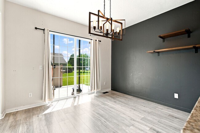 Building Photo - Beautiful Townhome in American Fork!