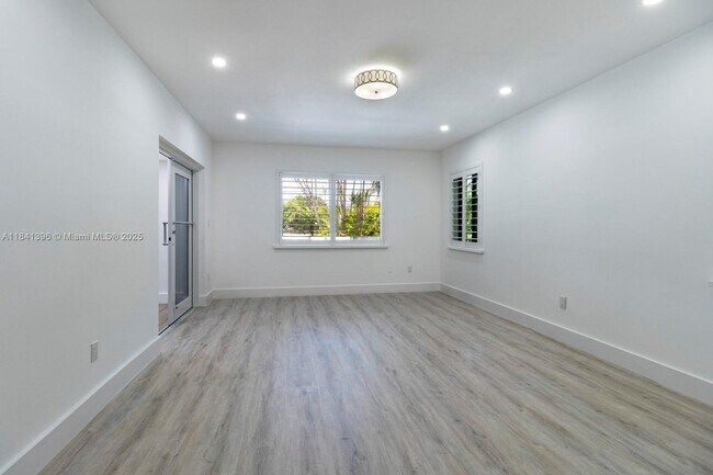 Building Photo - 1251 Campo Sano Ave
