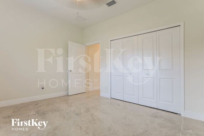 Building Photo - 4594 Flamlau Ave