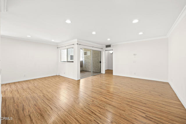 Building Photo - 1339 N Columbus Ave