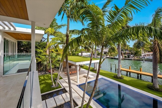 Building Photo - 3465 Meridian Ave