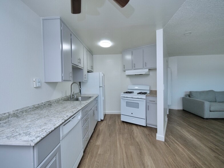 Building Photo - Orange Grove Apartments