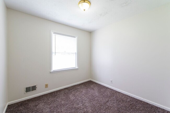 Building Photo - 3BR/1BA Home For Rent in Willow Creek Subdivision