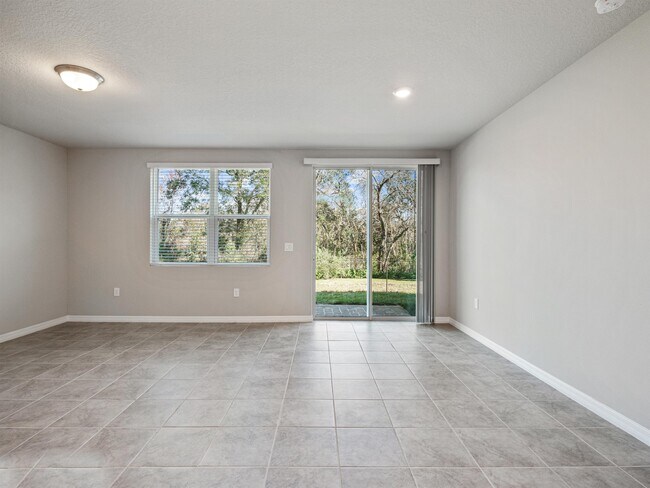 Building Photo - 658 Legacy Lp