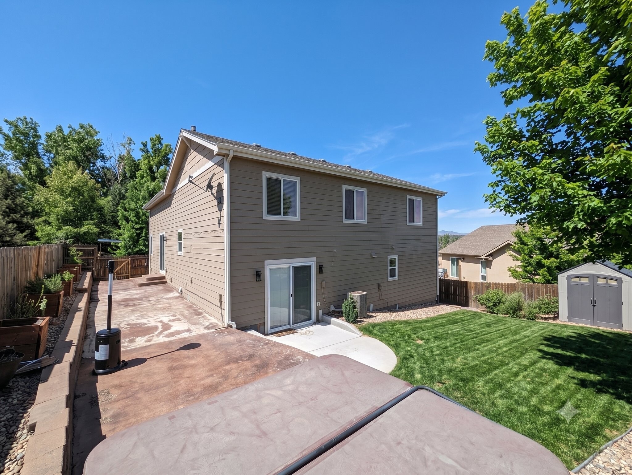 Building Photo - 246 Primrose Dr
