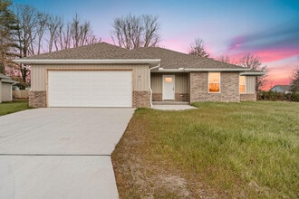 Building Photo - 41 Whitley Ln