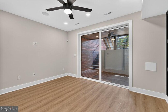 Building Photo - 724 Varnum St NW