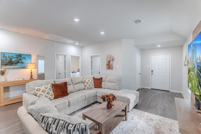 Building Photo - 8110 Alpine Bearberry Dr