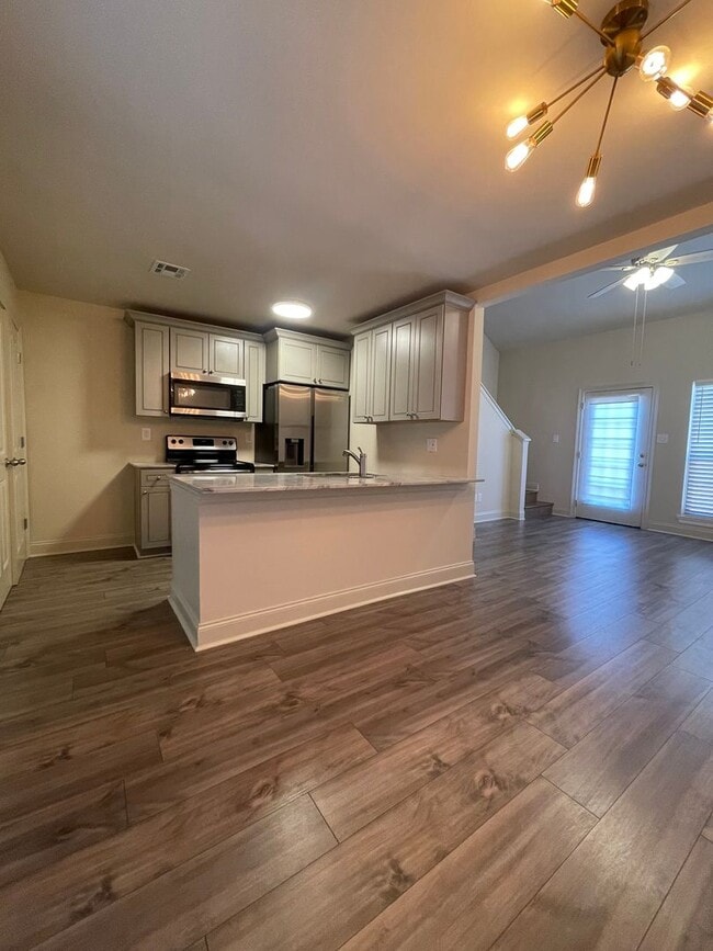 Building Photo - 2 bedroom, 2 bathroom, 2 Car Covered Carport, Stainless Refrigerator, stove, dishwasher, Washer a...