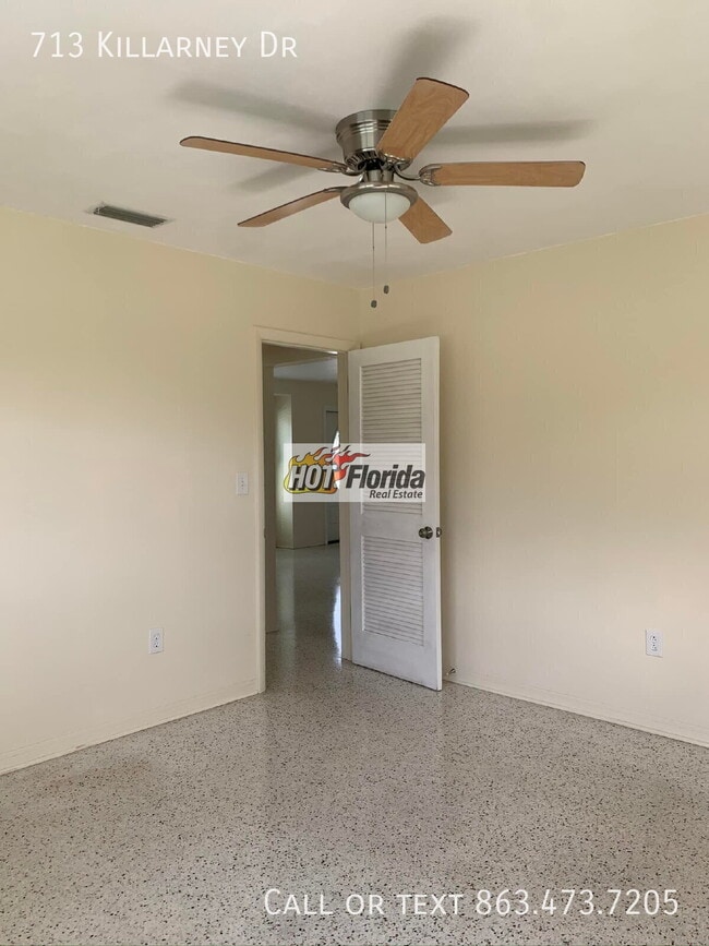 Building Photo - 713 Killarney Dr