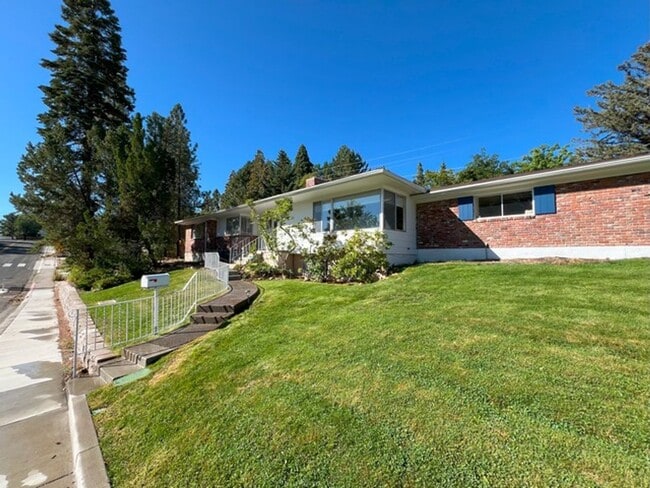 <b>Old West Reno Four Bedroom Home with Ya... - Old West Reno Four Bedroom Home with Ya...
