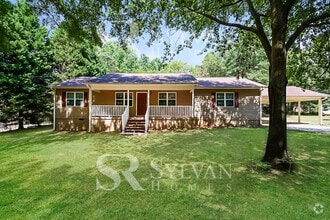 Building Photo - Spacious 3BR Home Awaits You!