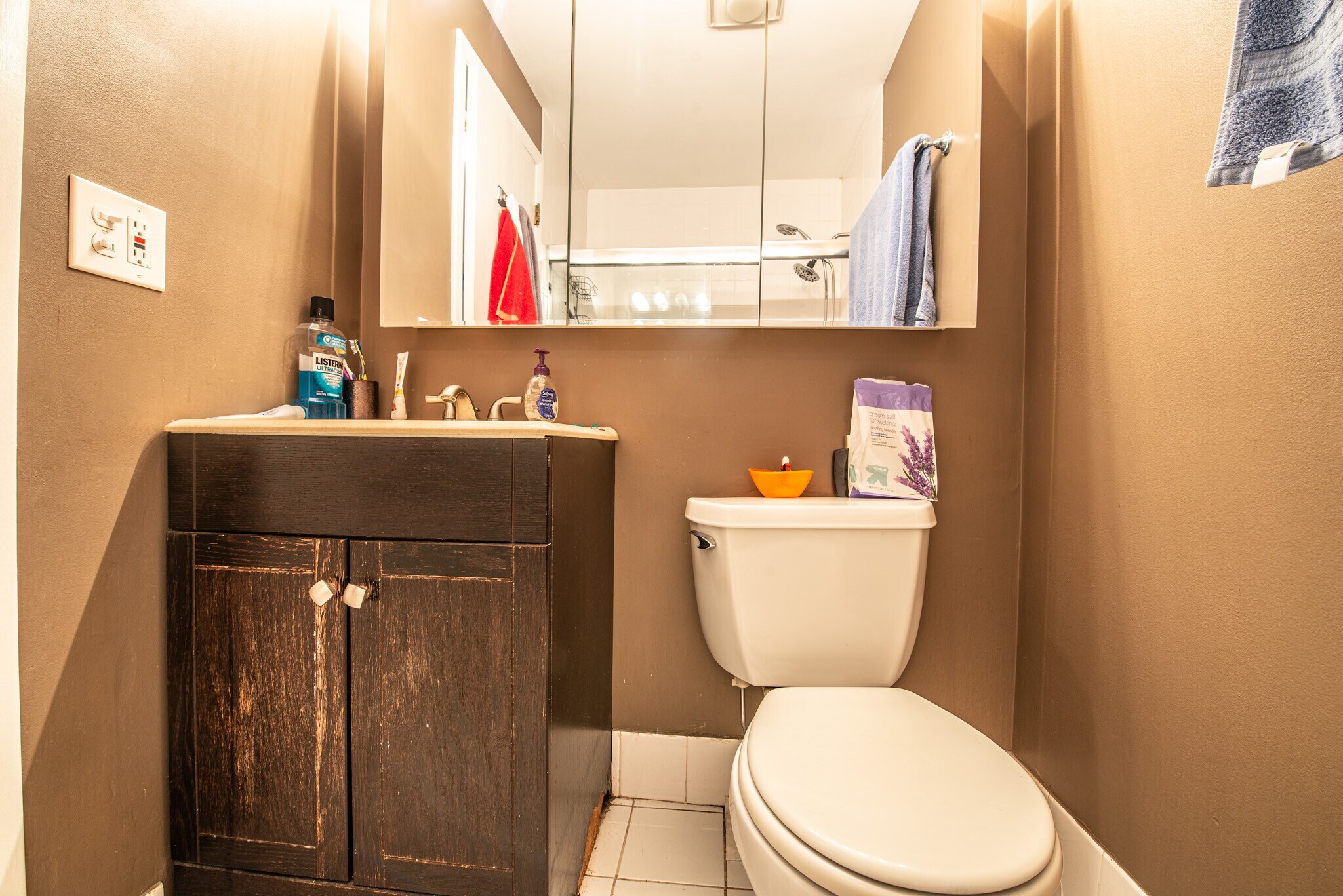 Building Photo - 5525 N Chester Ave