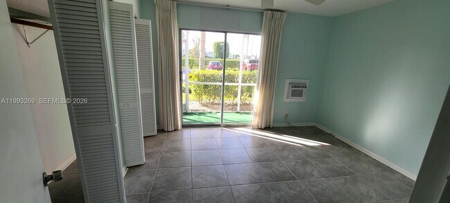 Building Photo - 7 Fanshaw A