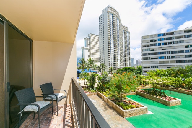 Building Photo - 411 Hobron Ln