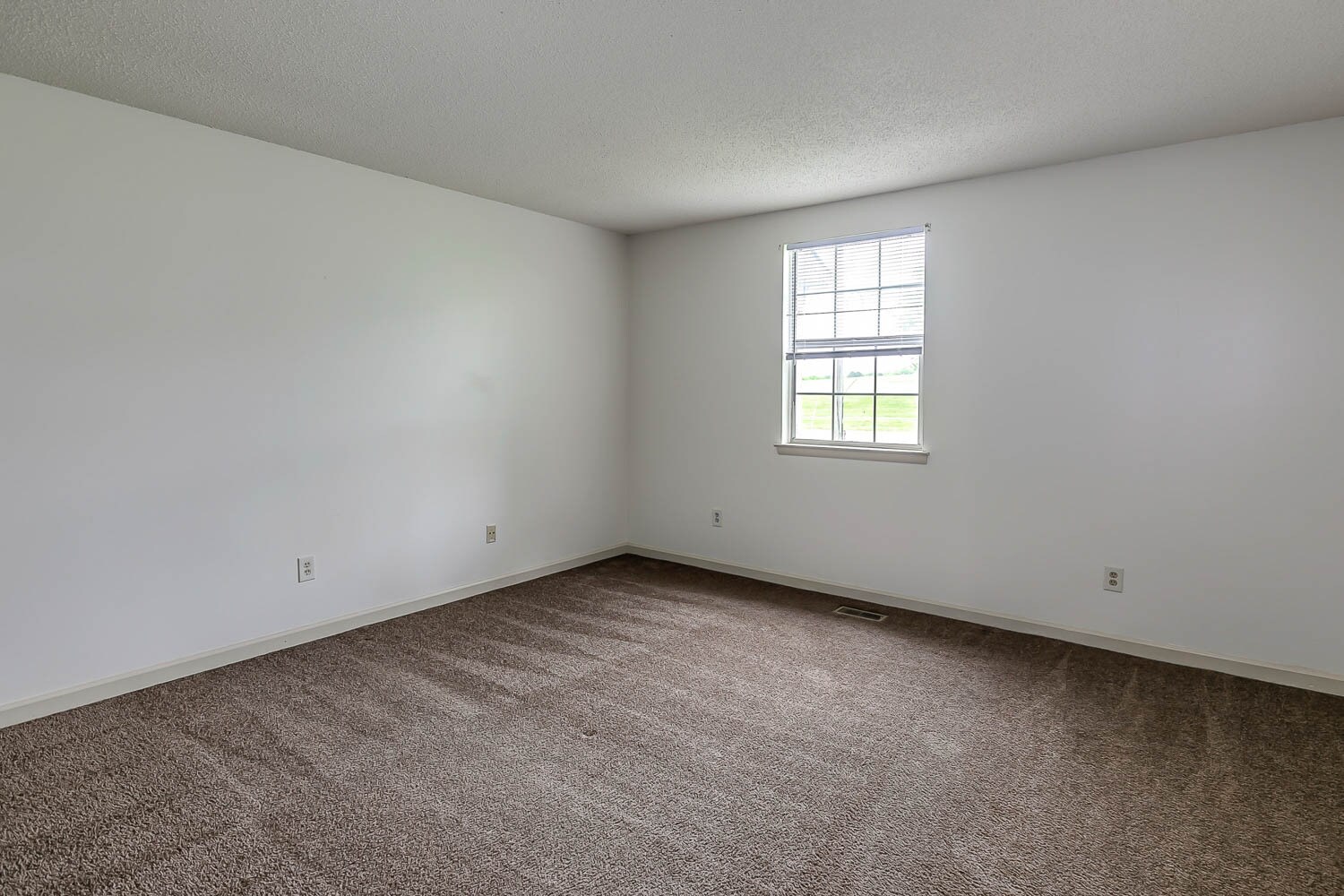 Building Photo - 1301 Neelys Bend Rd