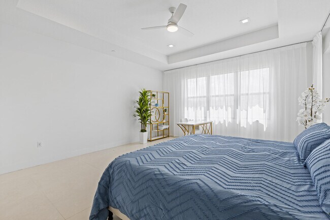 Building Photo - 12884 Wingspan Ct