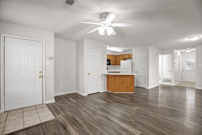 Primary Photo - LEASING NOW!! Renovated 1 Bed, 1 Bath Town...