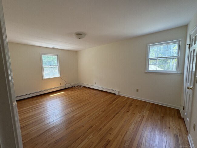 Building Photo - 1240 Bronson Rd