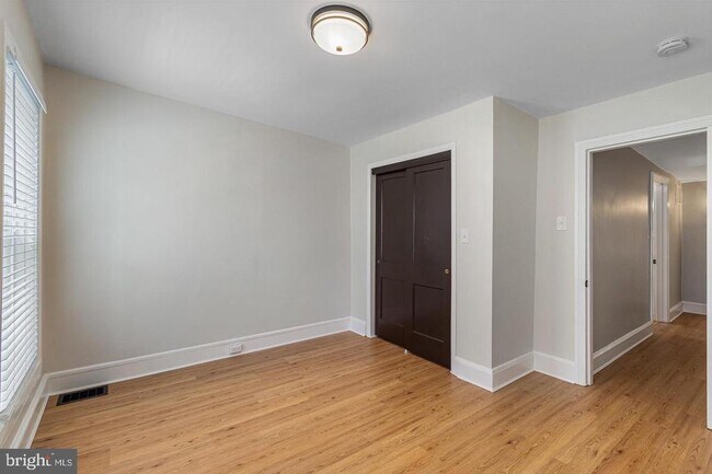 Building Photo - 1026 N Dupont St