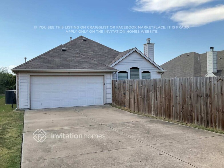 Building Photo - 713 Geary Dr