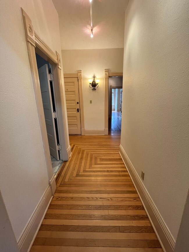 Building Photo - 1513-1515 John Ave