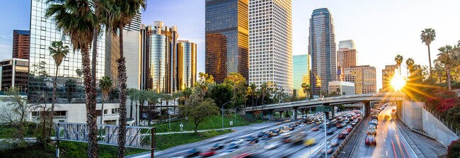 Building Photo - Villas Del Lago