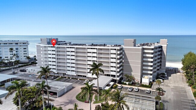 Building Photo - Naples Continental - Condo on the beach!!