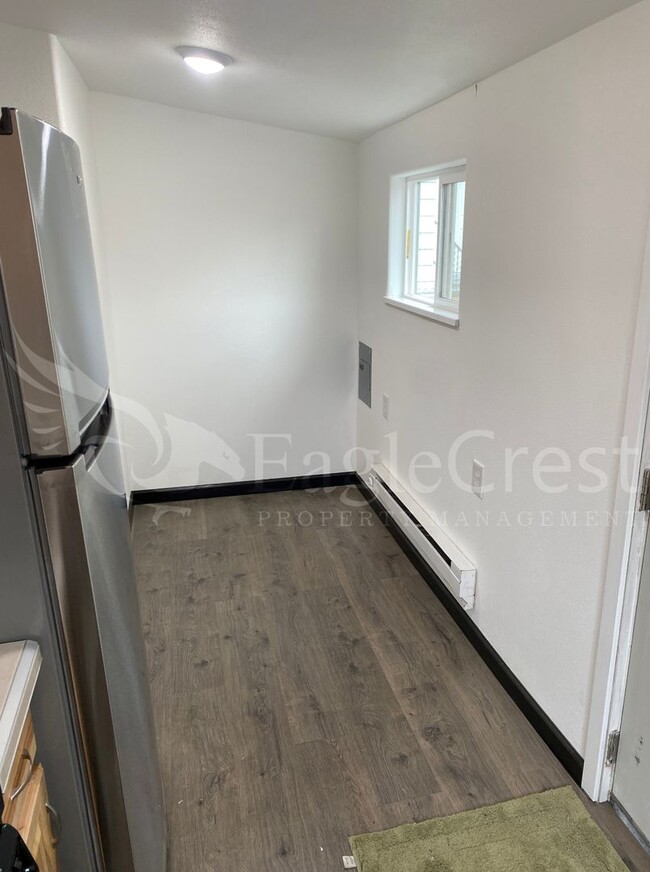 Building Photo - One Bedroom Cottage