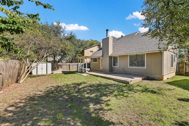 Building Photo - 6808 Luckenbach Ln
