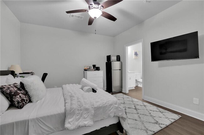 Building Photo - 8026 Linfield Way